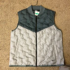 Brand New never worn Nike Golf Vest. $200 MSRP Size XL.